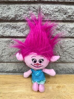 DreamWorks Trolls Queen Poppy Talkin' Troll Plush Doll Talking Movie Toy